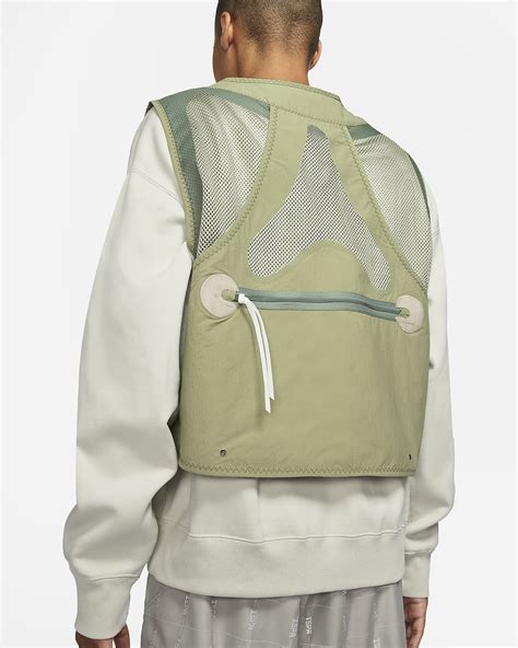 nike utility vest.